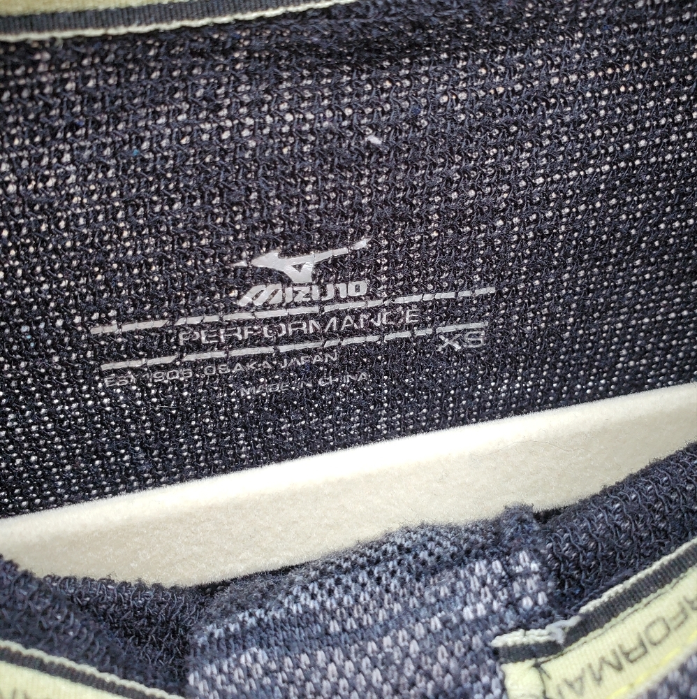 Mizuno Performance Quarter-Zip - Picture 3 of 5